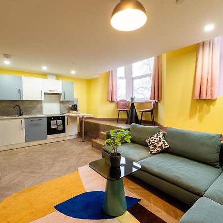 Aaron Wise - 51 Fitzhamon Apartments Кардіфф Екстер'єр фото