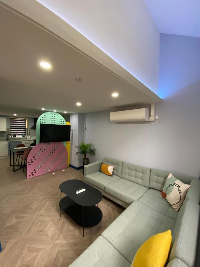 Aaron Wise - 51 Fitzhamon Apartments Кардіфф Екстер'єр фото