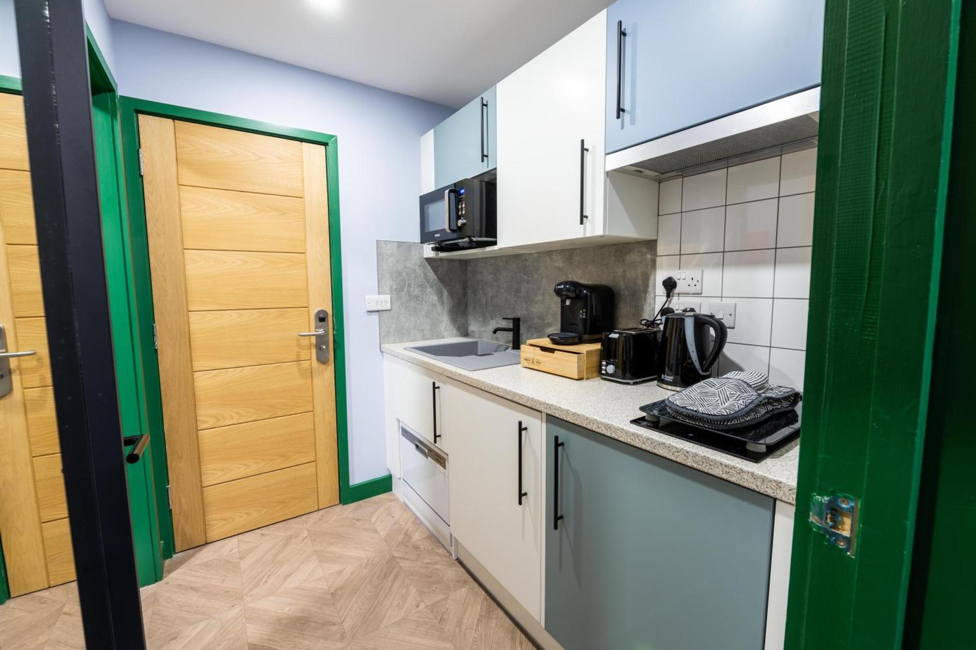 Aaron Wise - 51 Fitzhamon Apartments Кардіфф Екстер'єр фото